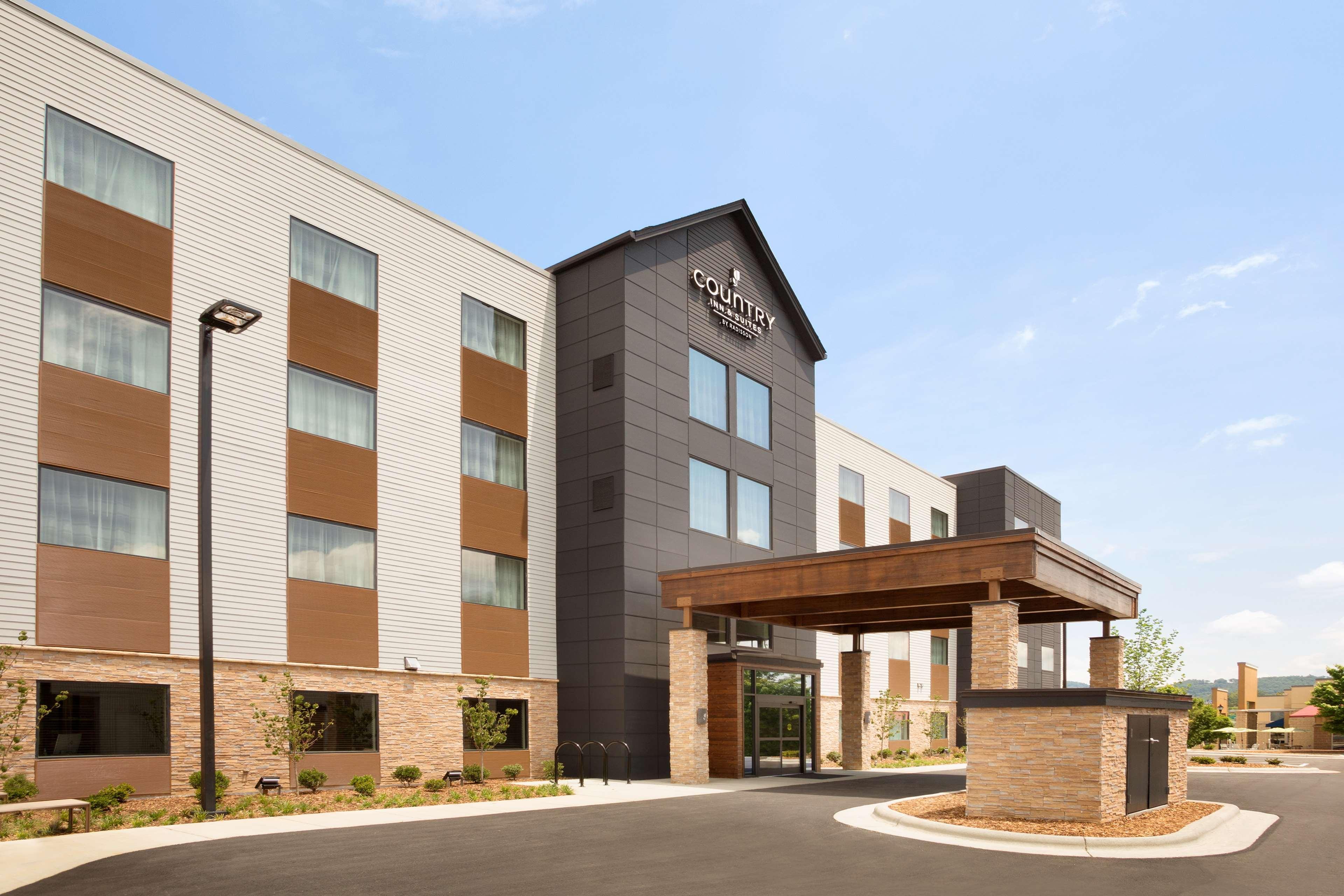 Country Inn & Suites By Radisson Asheville River Arts District Exteriér fotografie